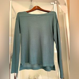 Beautiful Noisy May sweater, barely worn